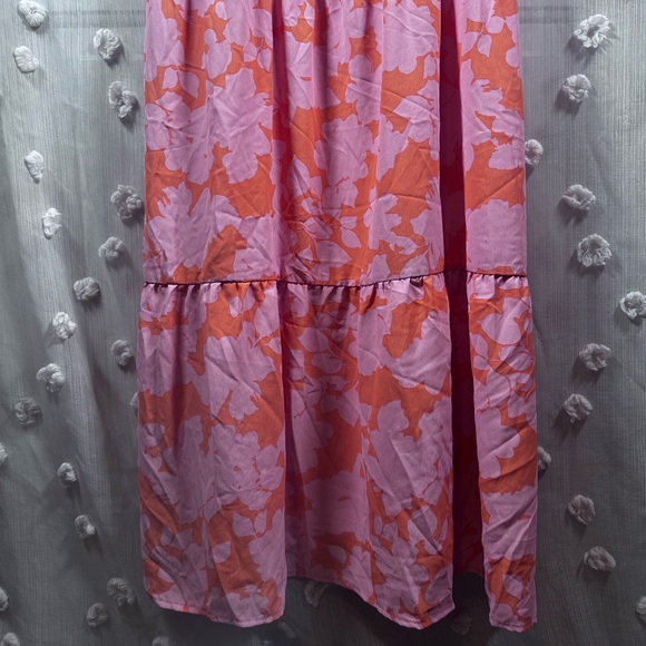 NWT Social Standard Floral Smocked Back Midi Dress Size Large - Picture 2 of 12